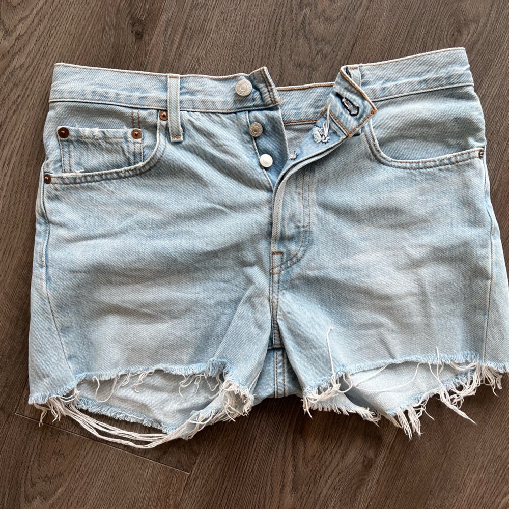 Levi’s Jean Short